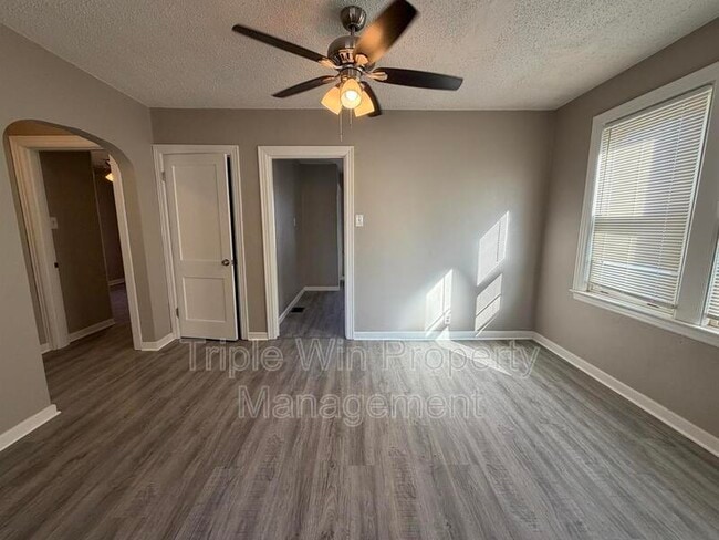 Building Photo - 3915 Itaska St