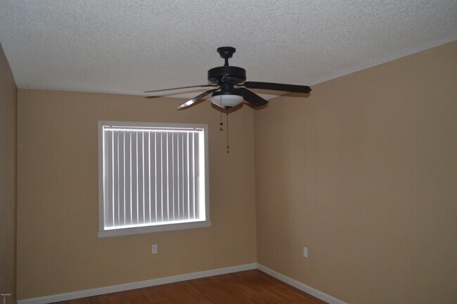 Building Photo - 101 Summer Pl