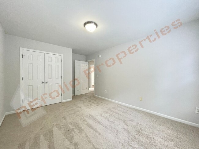 Building Photo - 112 Taylors Creek Ct
