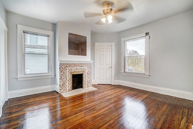 Building Photo - 870 Rockdale Ave