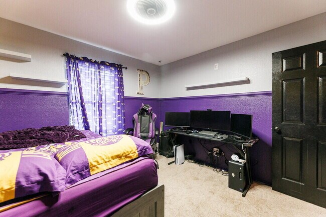 Building Photo - 6037 72nd St