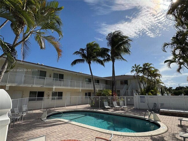 Building Photo - 1856 NE 46th St