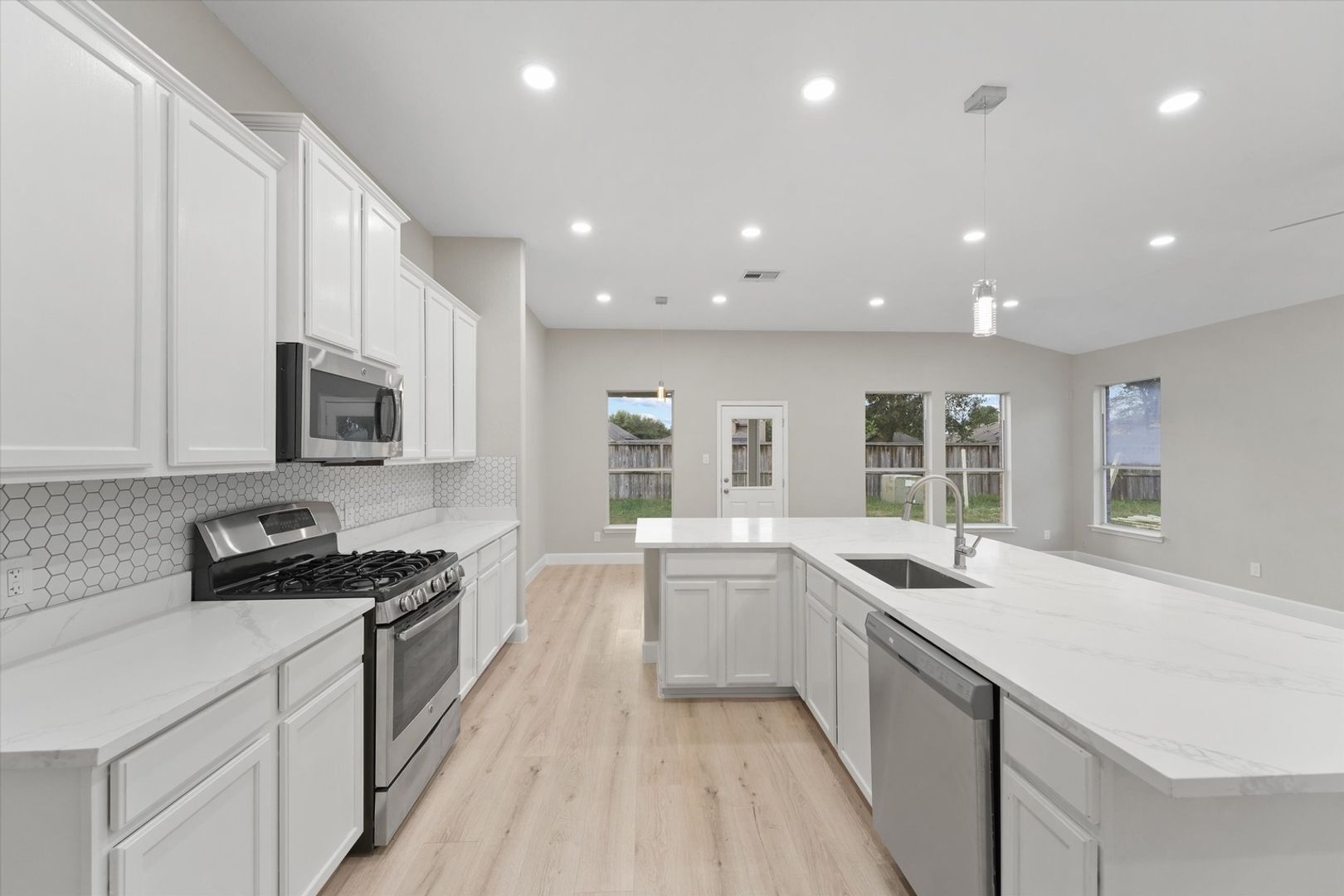 Building Photo - 21405 Naples Holw Ln