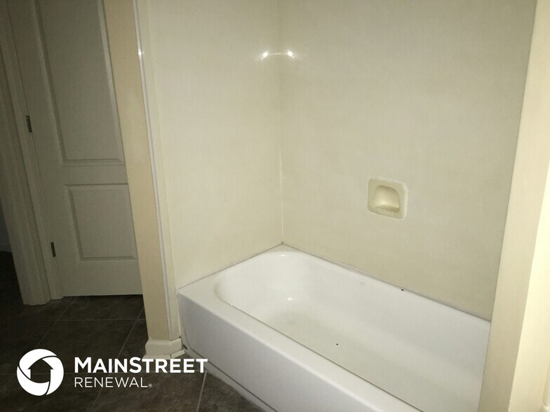 Building Photo - 1393 Marhill Cove