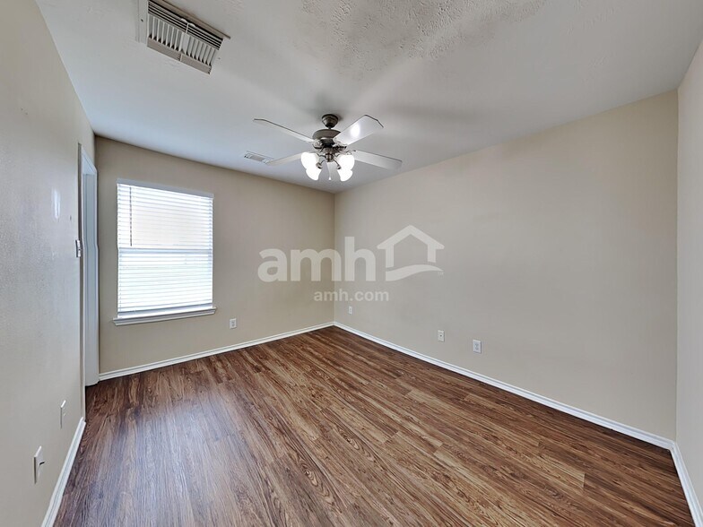 Building Photo - 24203 Silversmith Ln