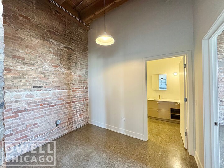 Building Photo - 1515 W 15th St