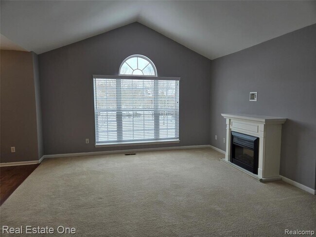 Building Photo - 1716 Deepwood Cir