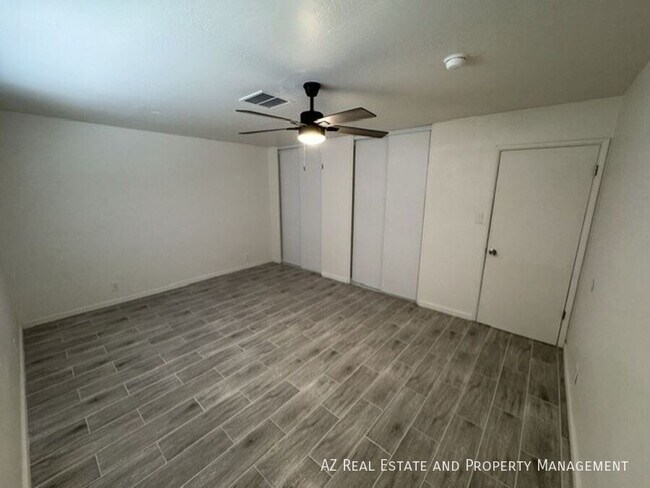 Building Photo - 1005 E Turney Ave