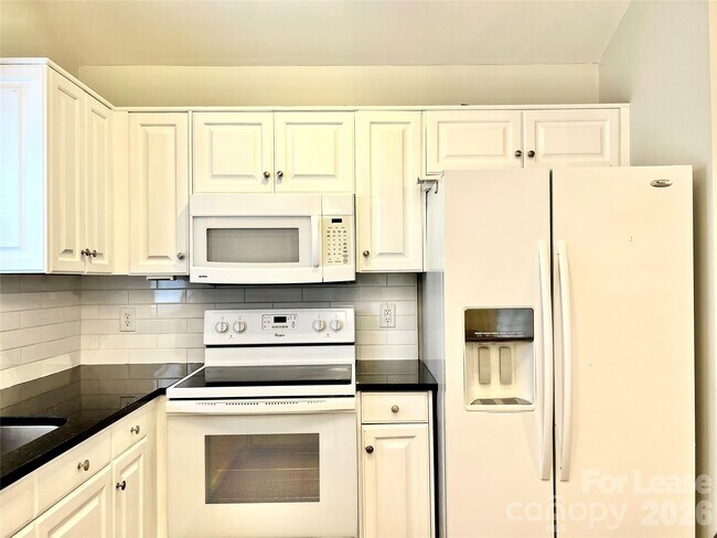 Building Photo - 4409 Stonefield Dr