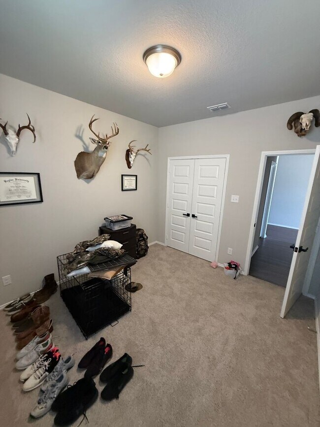 Building Photo - NEW 4 Bedroom in Joshua ISD. Move in special for the end of the year!