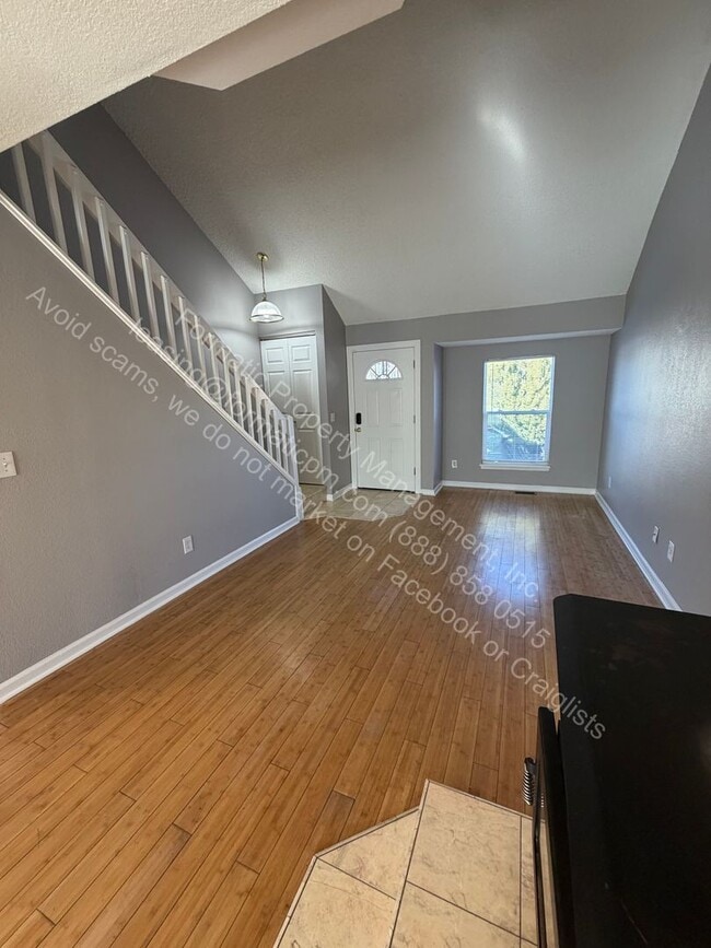 Building Photo - 17998 E Bellewood Dr