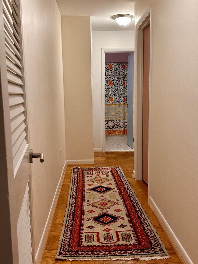 Building Photo - Stunning 2-Bed, 2-Bath Condo in Award-Winning Parkside Community!