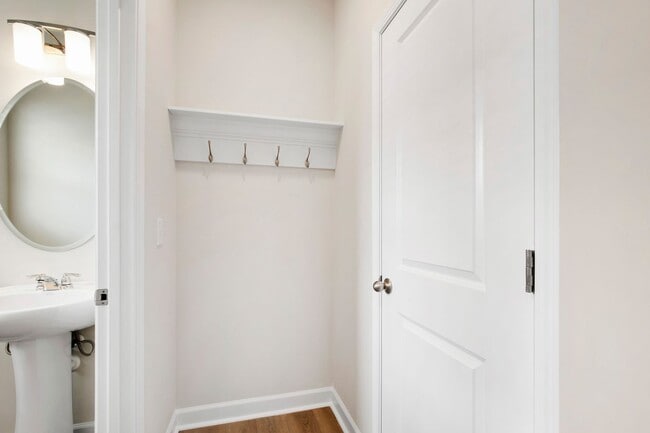 Building Photo - Charming 3BR Townhome in the Sought-After Springvale Community!