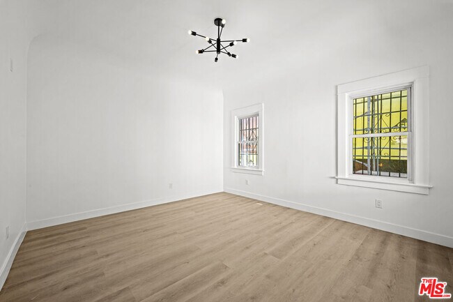 Building Photo - 1246 N Formosa Ave