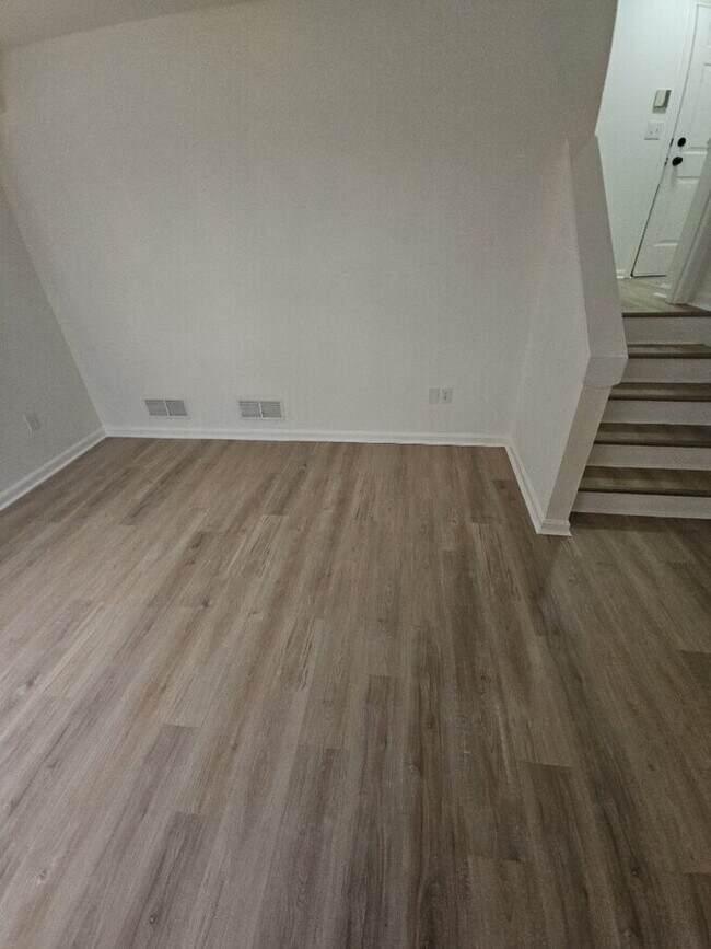 Building Photo - 821 Nela View Rd