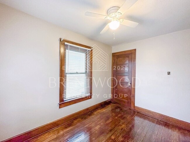 Building Photo - Charming 3-Bedroom Home with Modern Kitche...