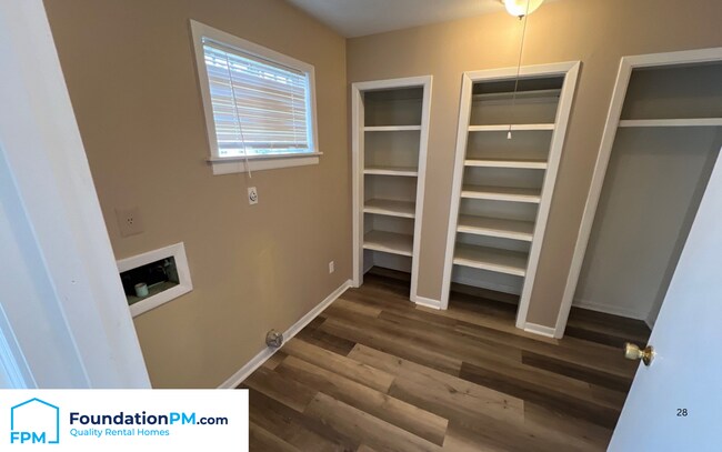 Building Photo - 1624 Mary Dr