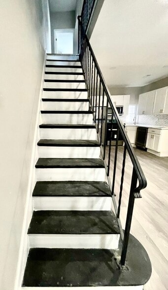 Building Photo - 1536 S Napa St