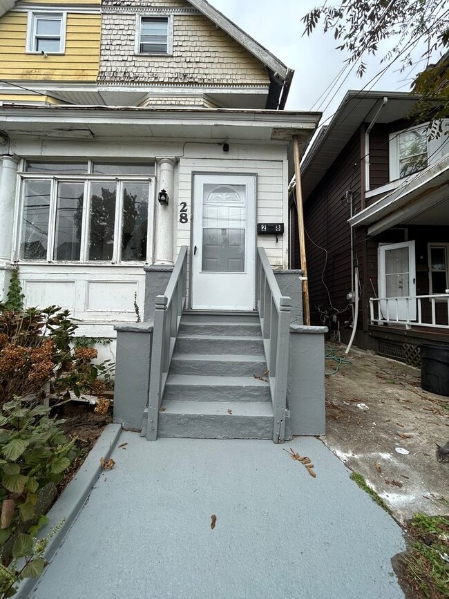 Building Photo - 28 Lee Ave