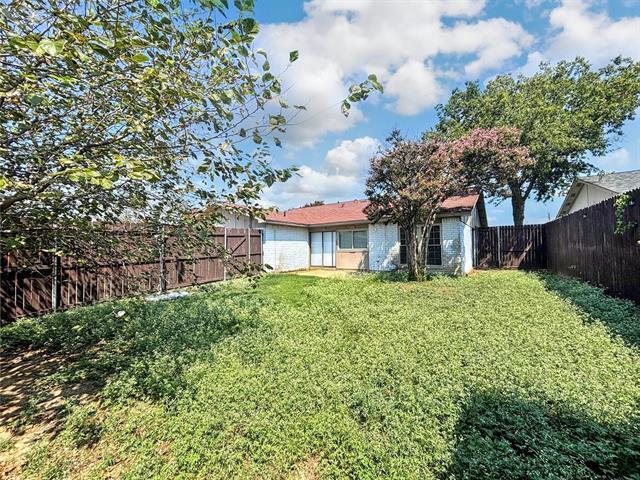 Building Photo - 10238 White Elm Rd