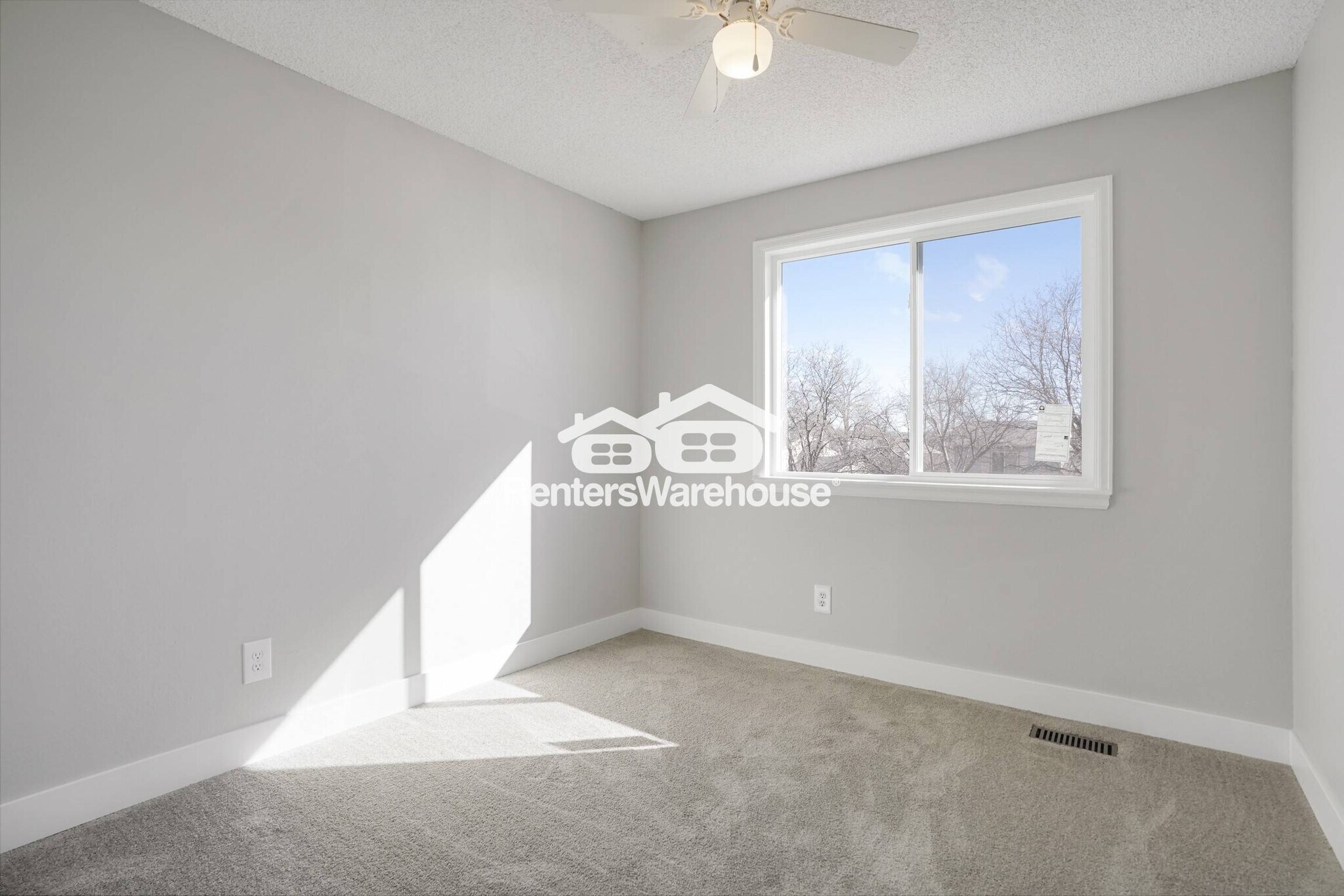 Building Photo - 1321 W 135th Dr