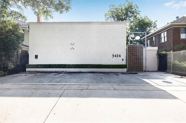 Building Photo - 3414 Garrott St