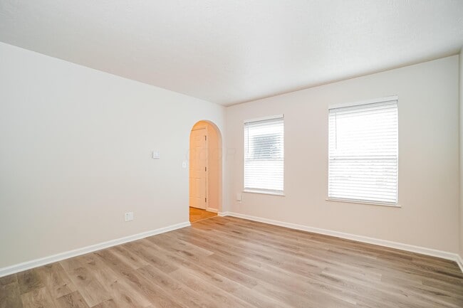 Building Photo - 1181 Onslow Dr