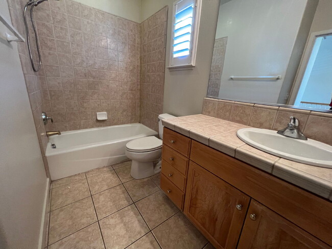 Building Photo - North Merced: $2400 Two Story 4 Bedroom / ...