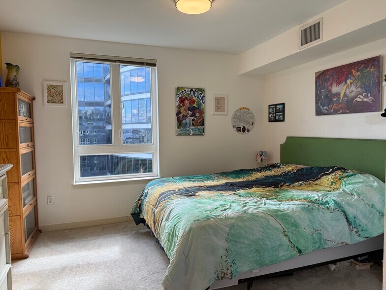 Building Photo - 3104 Western Ave