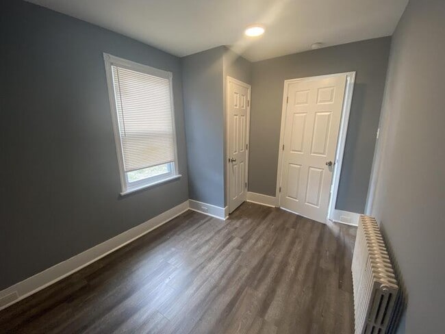 Building Photo - 220 E Marshall St