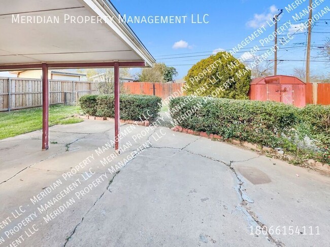 Building Photo - Three bedroom in central Lubbock