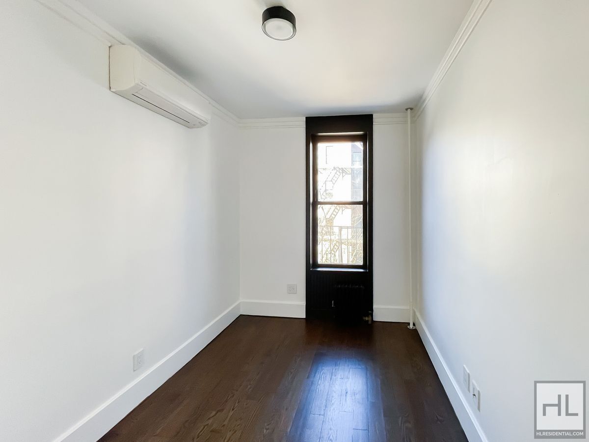 Building Photo - Carroll Gardens / 2-Bed 1-Bath / In-Unit Washer & Dryer