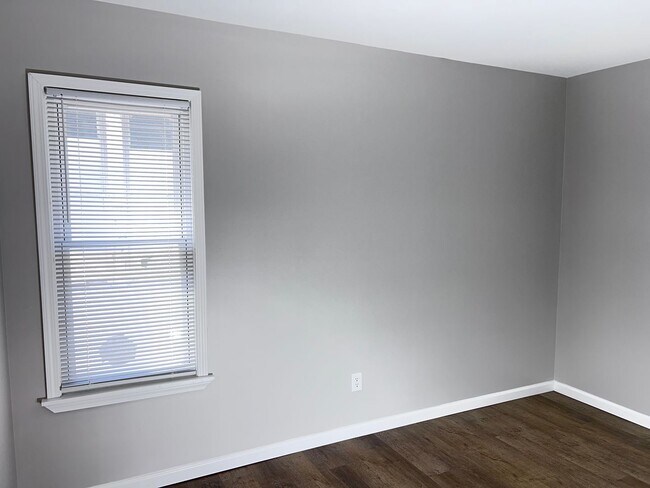 Building Photo - 5651 Plumer St