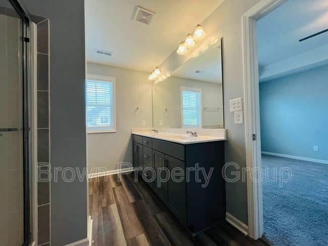 Building Photo - 2165 Stonewash Dr