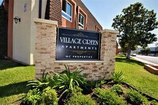 Building Photo - Village Green