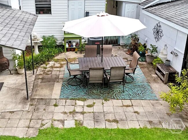 Building Photo - 304 E Fourth St