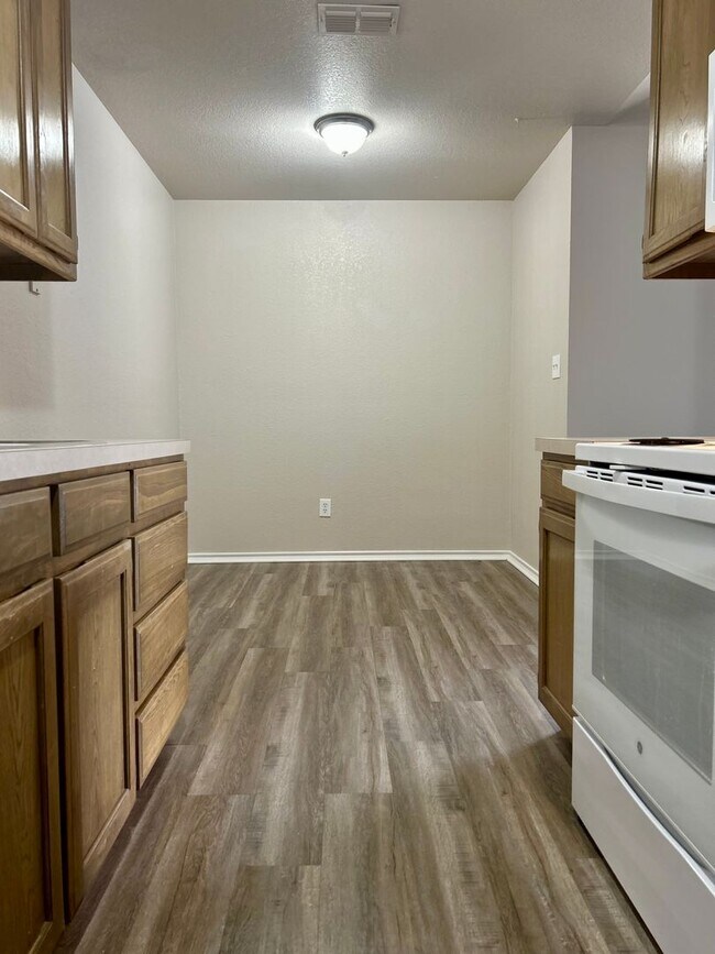 Building Photo - 314 Schumacher Dr