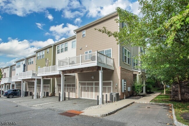 Building Photo - 27 Truman Dr