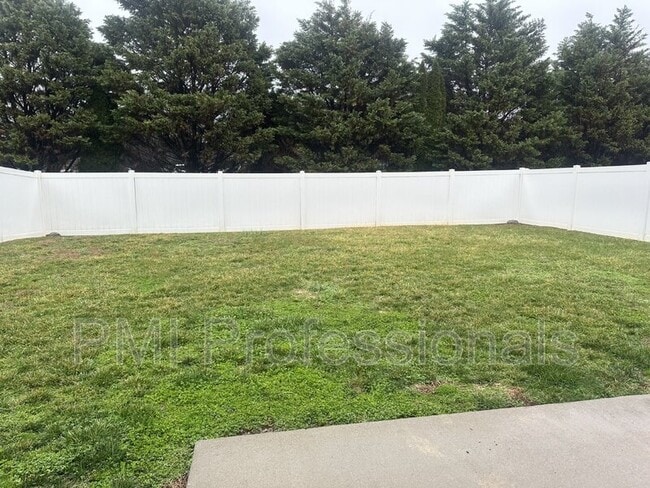 Building Photo - 2413 Salem Glen Xing