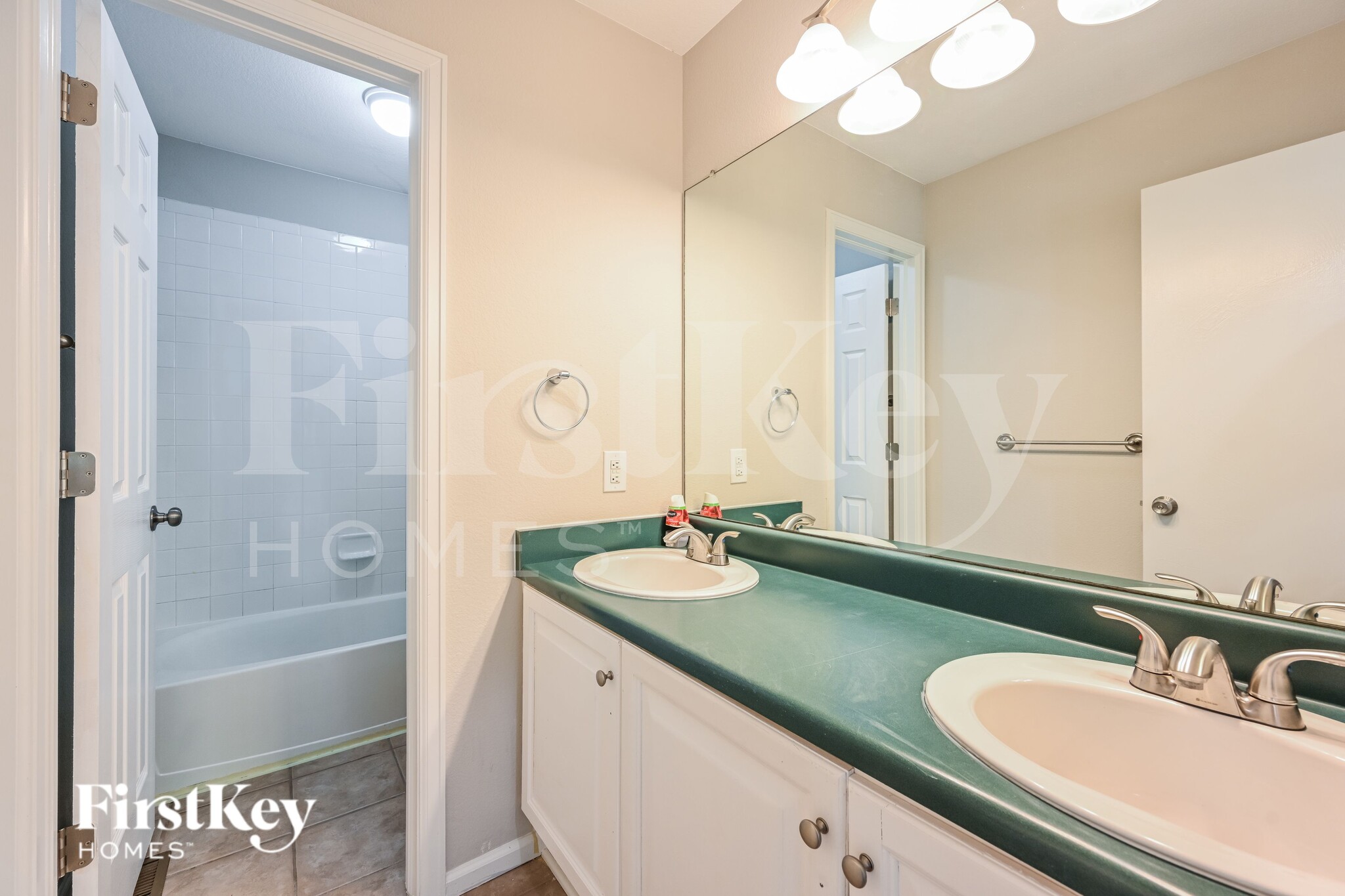 Building Photo - 3373 Holly Hock Ct