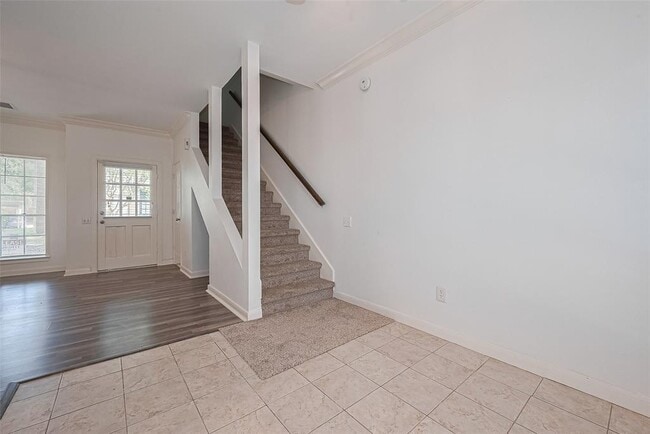 Building Photo - 11710 Southlake Dr