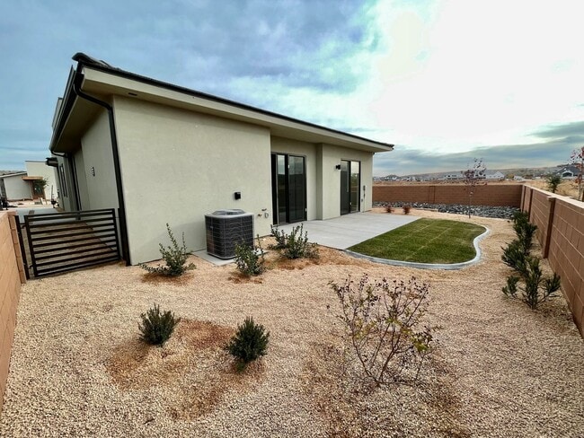 Building Photo - 2818 Church Oak Dr