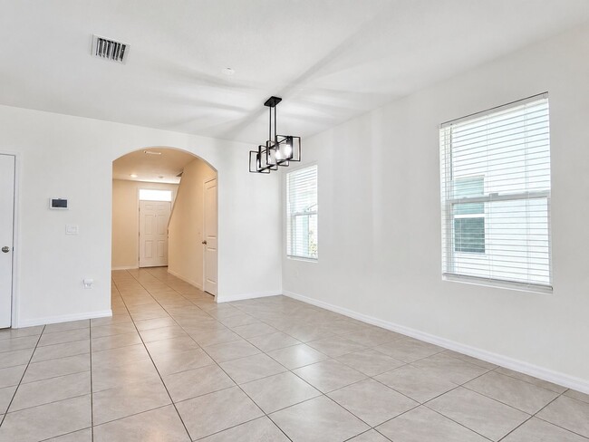 Building Photo - Family-Friendly lifestyle living in this 5Bedroom/3Bath spacious Odessa home!