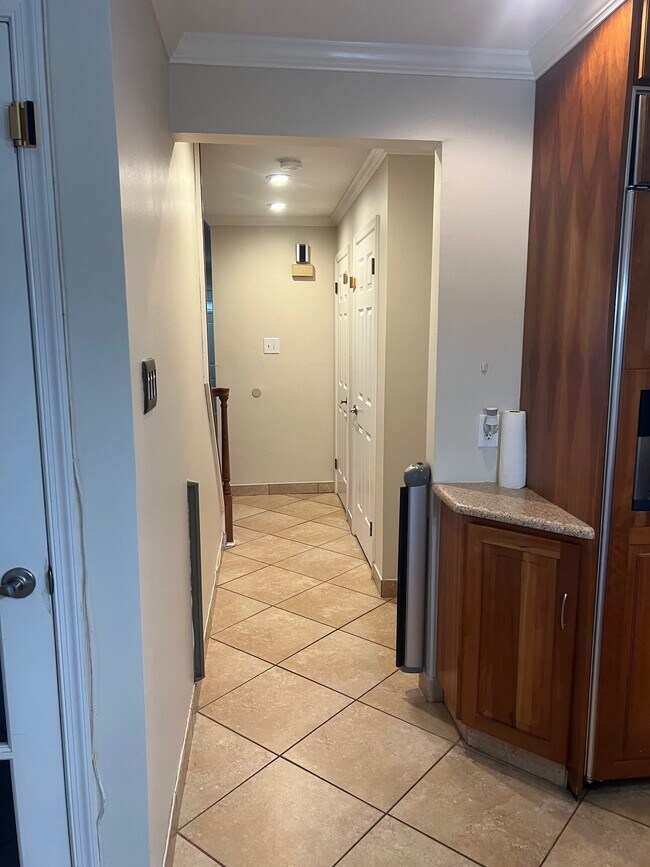 I/2 Bath and Mud Room Way - 1554 Willow Pond Dr