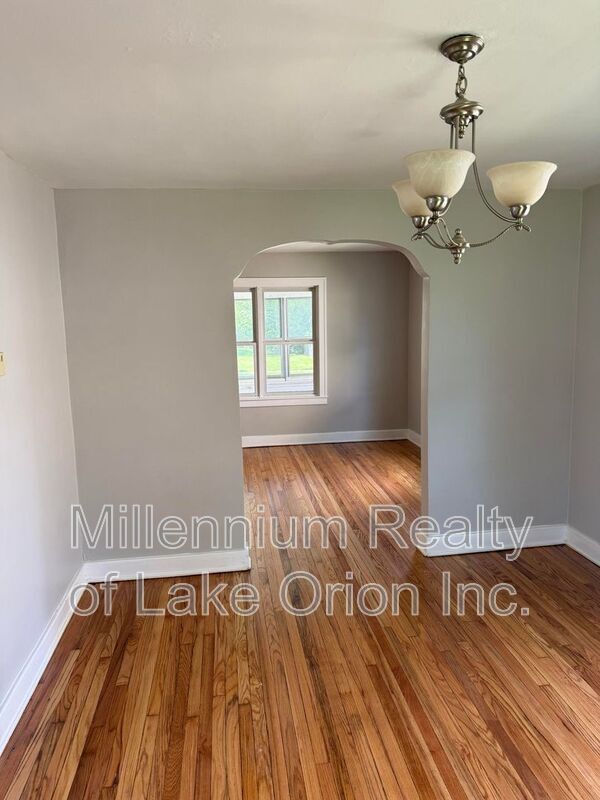 Building Photo - 57 E Beverly Ave