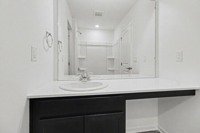 Building Photo - 832 Kuss Dr