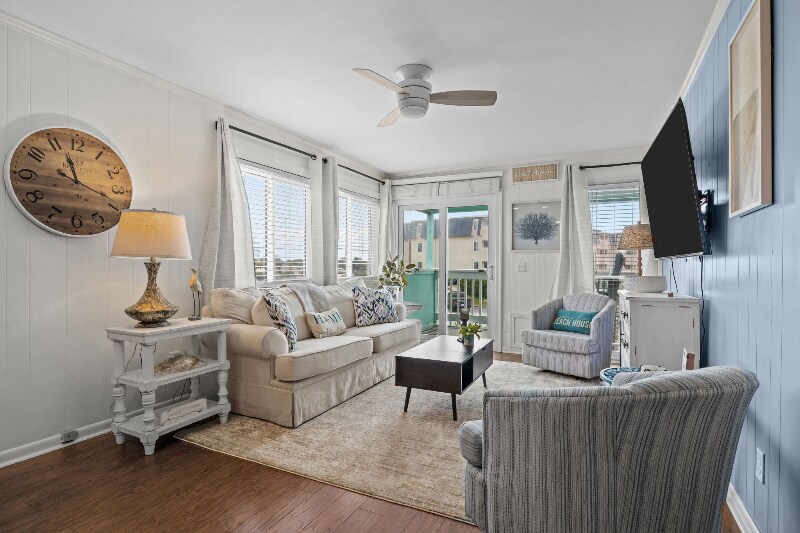 Building Photo - 301 Commerce Way