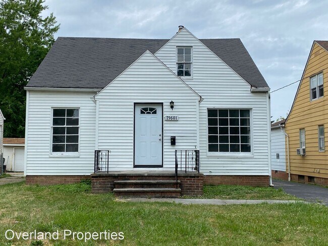 Building Photo - 3 br, 1 bath House - 19601 Sunset Dr