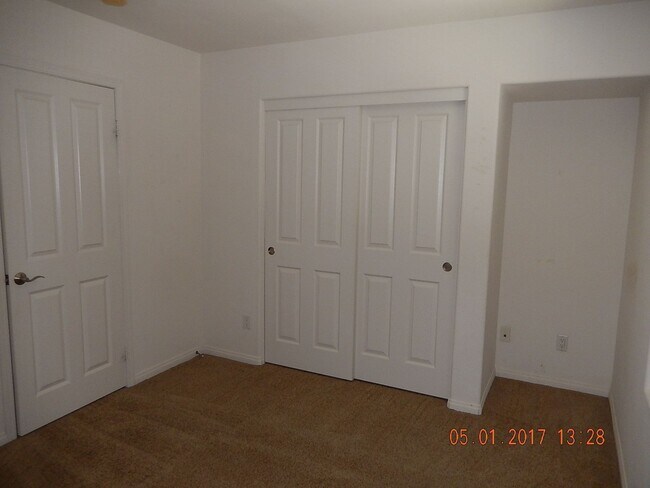 Building Photo - Two story, 2750 Sq Ft home with three car ...