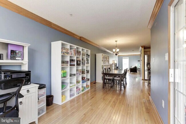 Building Photo - 208 Goldsborough Dr